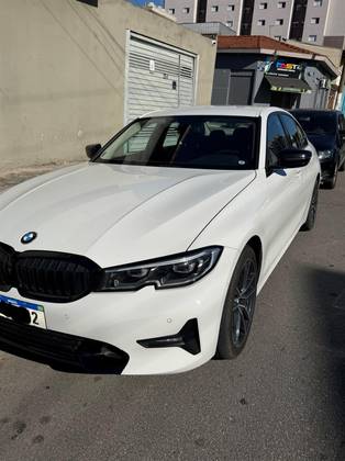 BMW 320i 2.0 16V TURBO GASOLINA SPORT AUTOMÁTICO BMW 320i 2.0 16V TURBO GASOLINA SPORT AUTOMÁTICO